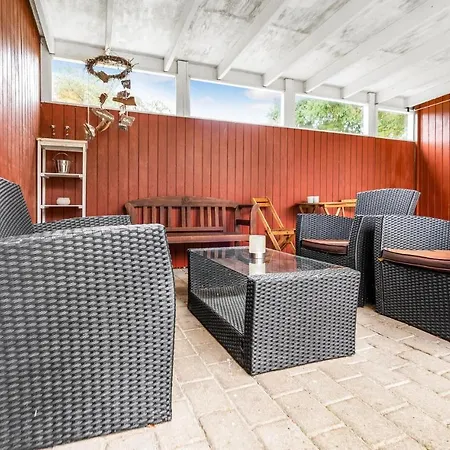 Feriehus Three-bedroom Vaeggerlose With A Fireplace 08 Bøtø By
