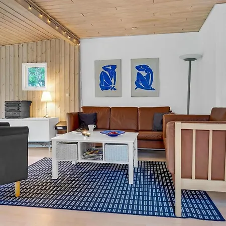 Feriehus Three-bedroom Vaeggerlose With A Fireplace 08 Bøtø By