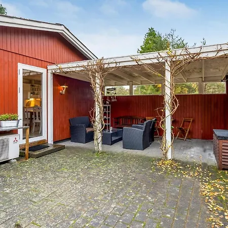 Three-bedroom Vaeggerlose With A Fireplace 08 Bøtø By