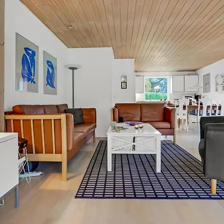 Three-bedroom Vaeggerlose With A Fireplace 08 Holiday home *