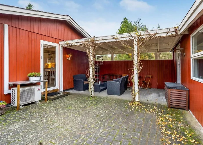 Three-bedroom Vaeggerlose With A Fireplace 08 Bøtø By