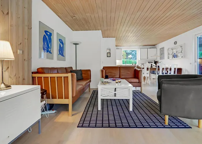 Three-bedroom Vaeggerlose With A Fireplace 08 度假居 *